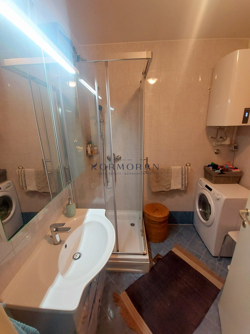 Apartma v pritličju s pogledom na morje